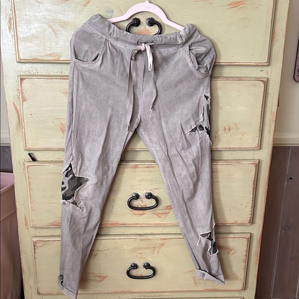 Venti 6 Excellent Condition Sage Jogger Pants. Drawstring , Stretchy, Small